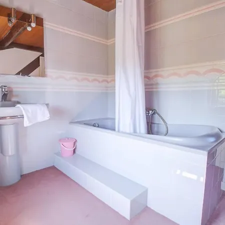 Holiday home Bois Et Chiffons Famille Et Confort