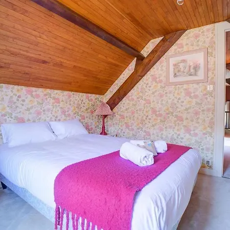 Holiday home Bois Et Chiffons Famille Et Confort Siorac-en-Perigord